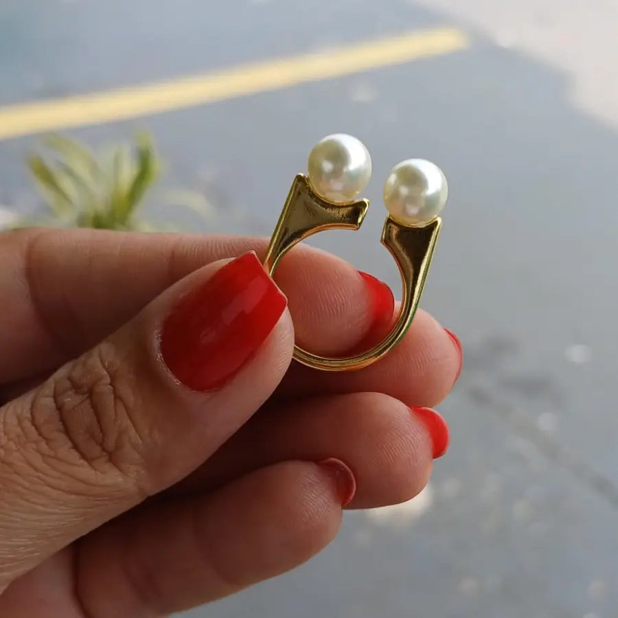 ANILLO LISO CON PERLAS