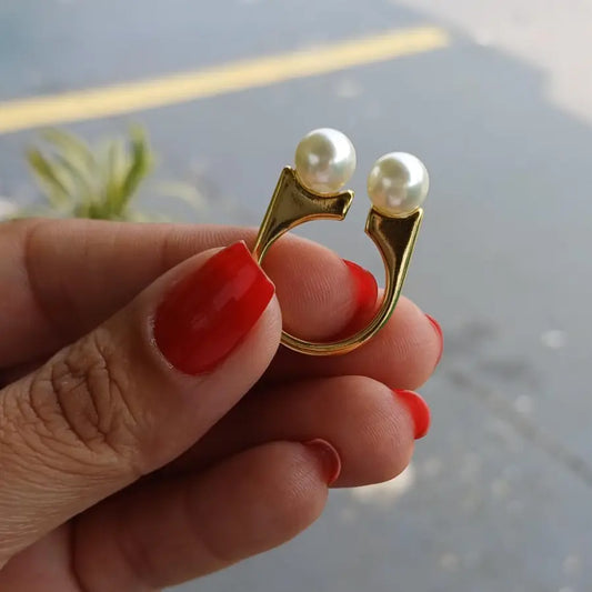 ANILLO LISO CON PERLAS